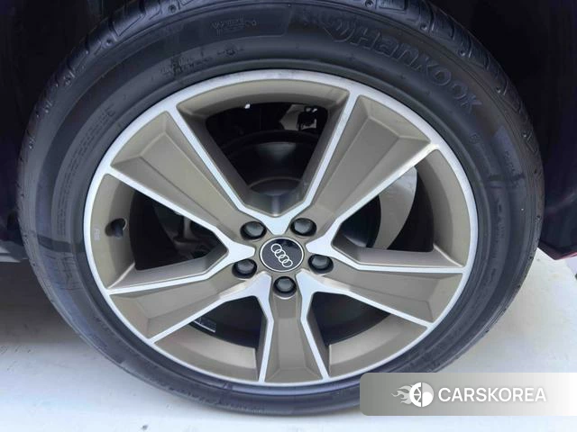 Audi Q2L id 4374521 из Китая 20