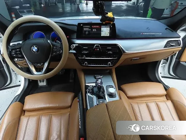 BMW 5 Series (G30) id 3766798 из Кореи 19