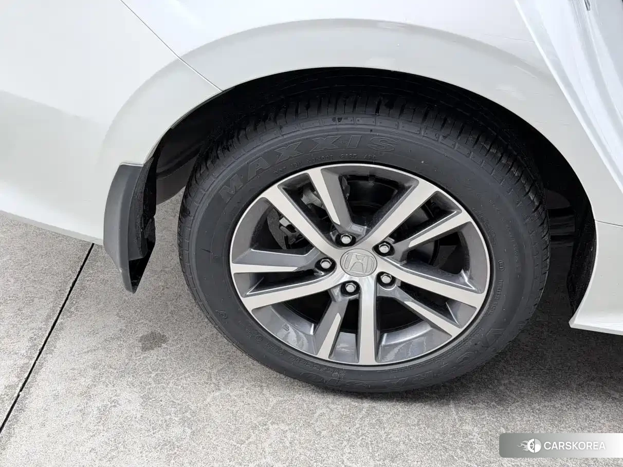 Honda Civic id 4545850 из Китая 13