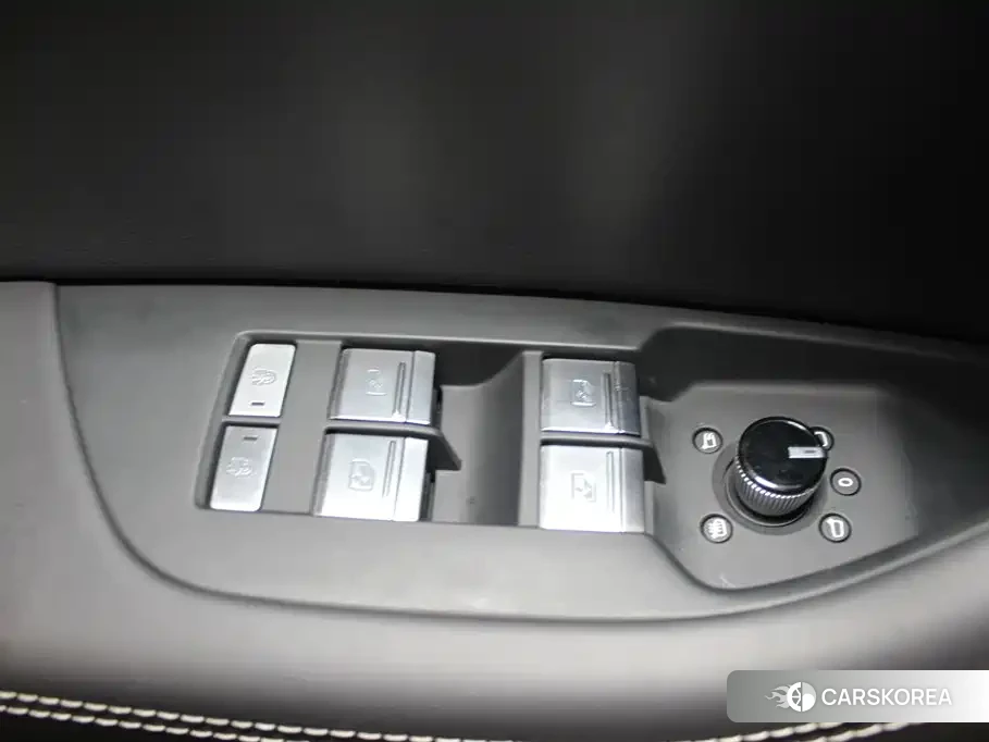Audi A6L id 4644587 из Китая 14