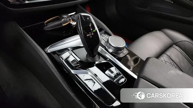 BMW 5 Series (G30) id 3625948 из Кореи 19