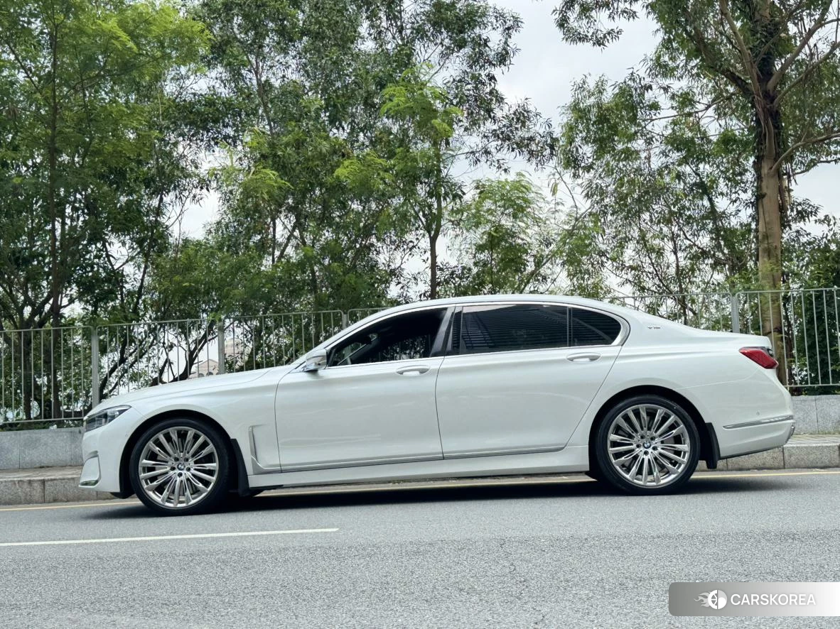 BMW 7 series id 4454687 из Китая 26