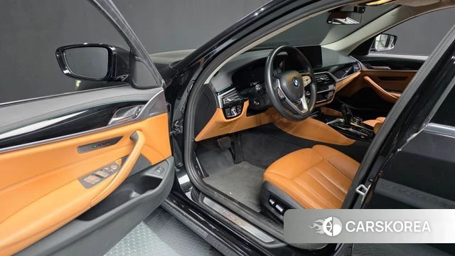 BMW 5 Series (G30) id 3818769 из Кореи 19