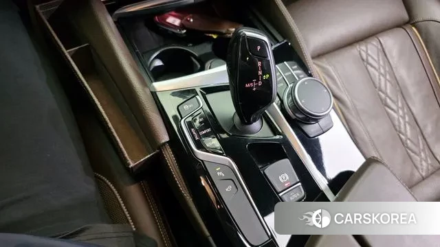 BMW 5 Series (G30) id 3055538 из Кореи 19