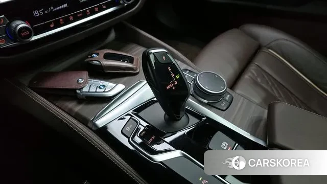 BMW 5 Series (G30) id 3095252 из Кореи 19