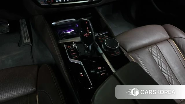 BMW 5 Series (G30) id 3799943 из Кореи 19