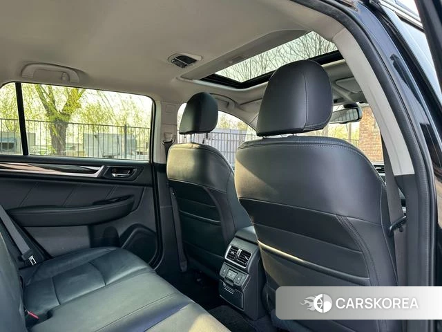 Subaru OUTBACK id 4208640 из Китая 27