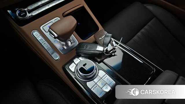 Genesis G90 id 4285184 из Кореи 31