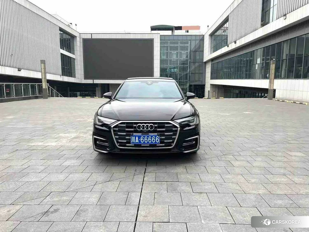 Audi A6L id 4510430 из Китая 9