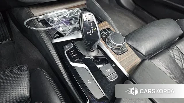 BMW 5 Series (G30) id 3412879 из Кореи 19