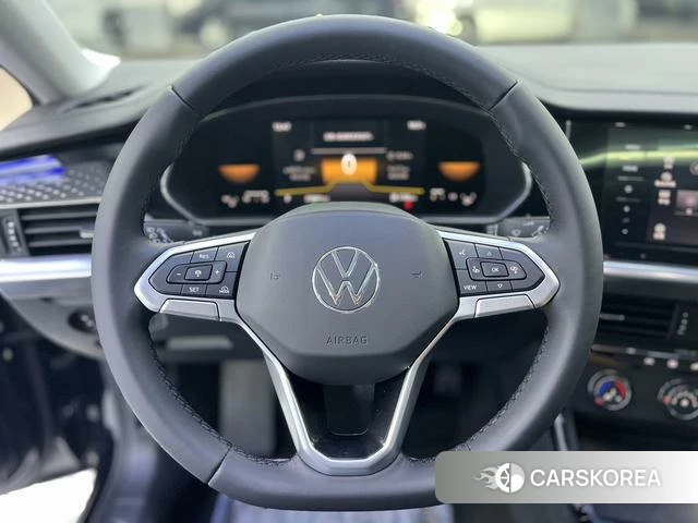Volkswagen Passat id 4276623 из Китая 22