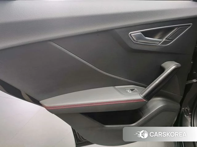 Audi Q2L id 4261532 из Китая 29