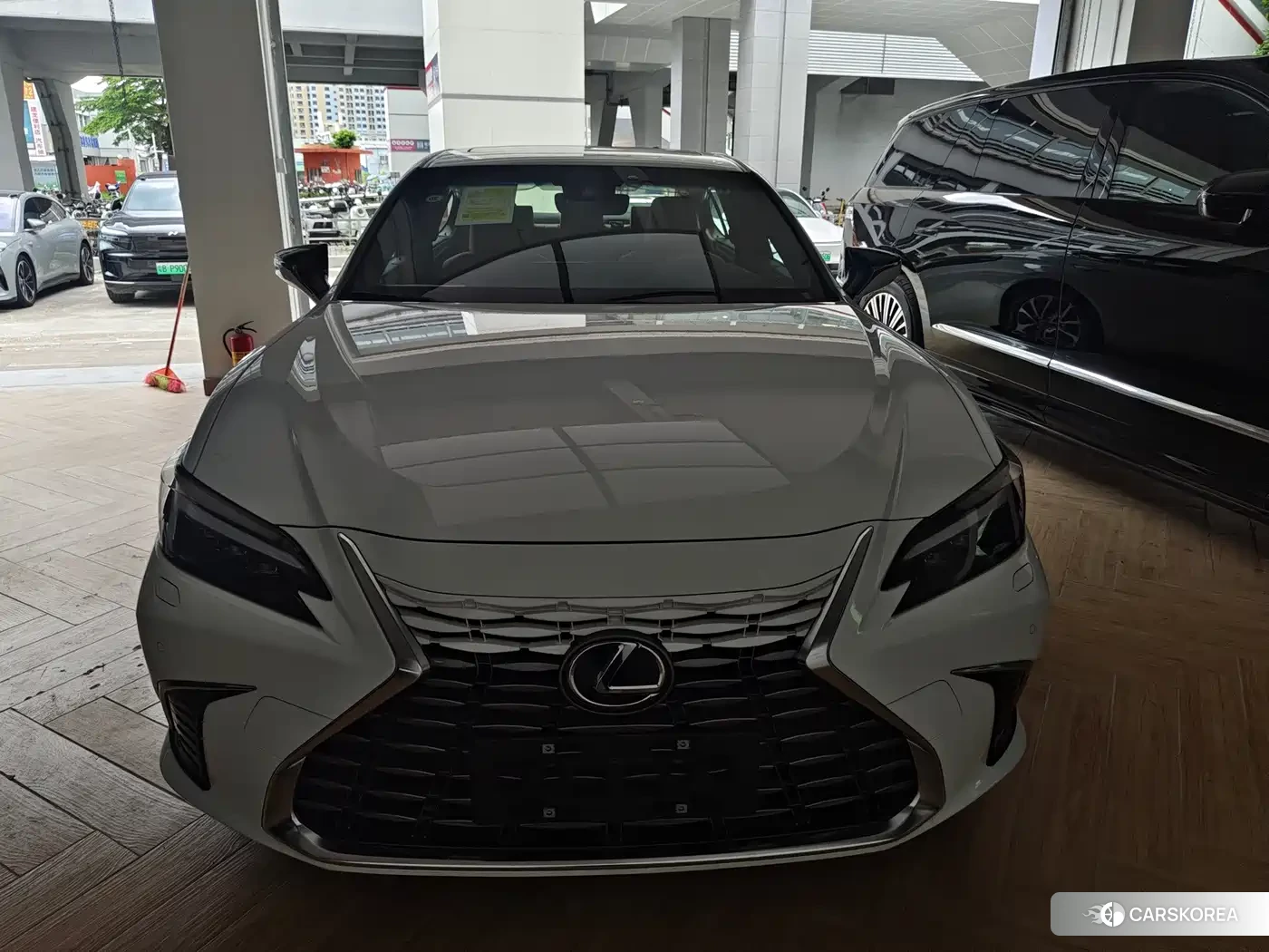 Lexus ES id 4649308 из Китая 9