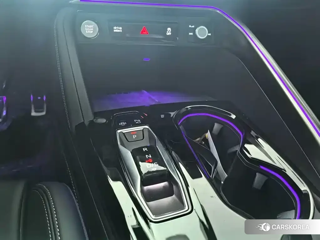 Audi Q5L id 4686152 из Китая 17