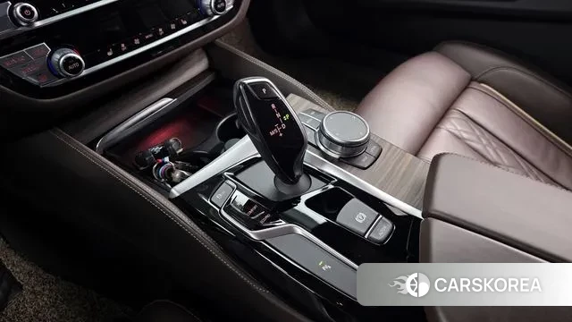 BMW 5 Series (G30) id 3479612 из Кореи 19