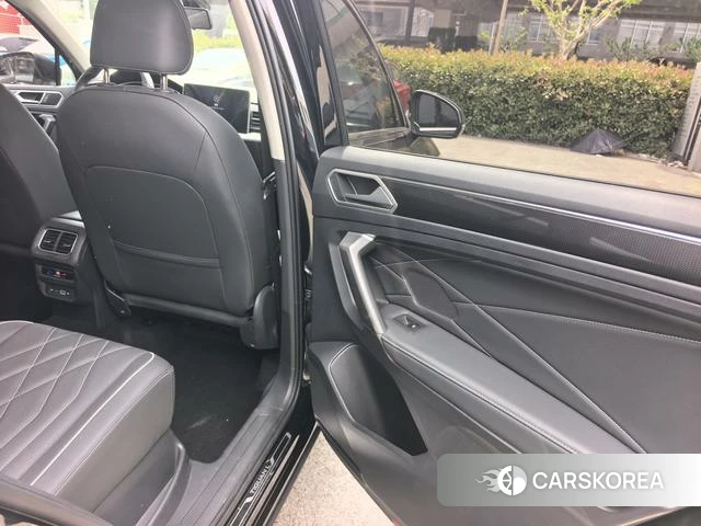 Volkswagen Tiguan L id 4273012 из Китая 25