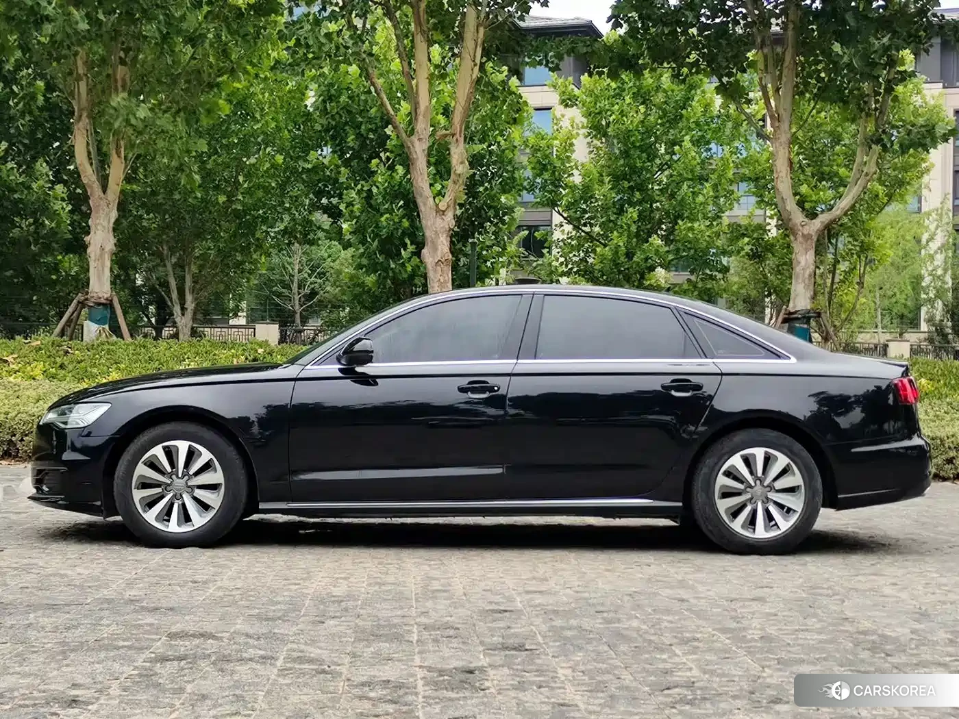Audi A6L id 4570816 из Китая 9
