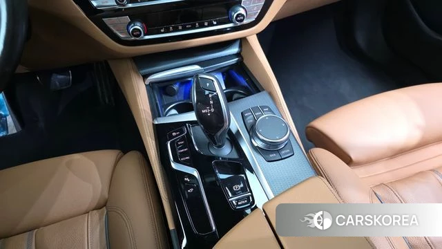 BMW 5 Series (G30) id 4656062 из Кореи 19