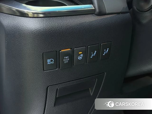Toyota Elfa id 4275935 из Китая 26