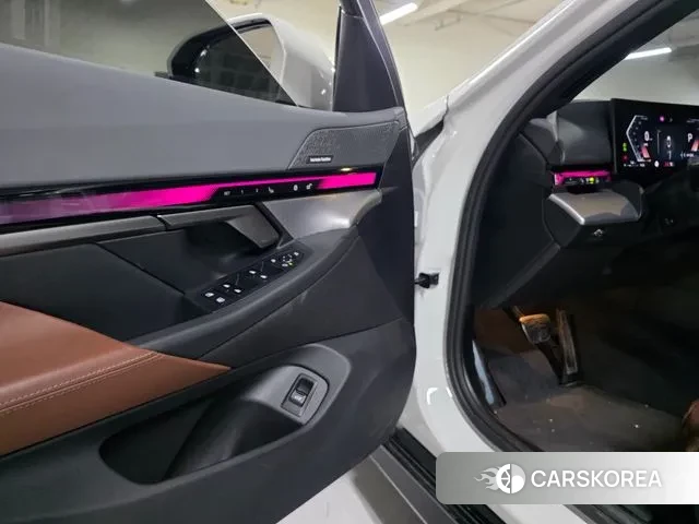 BMW 5 Series (G60) id 3393961 из Кореи 11