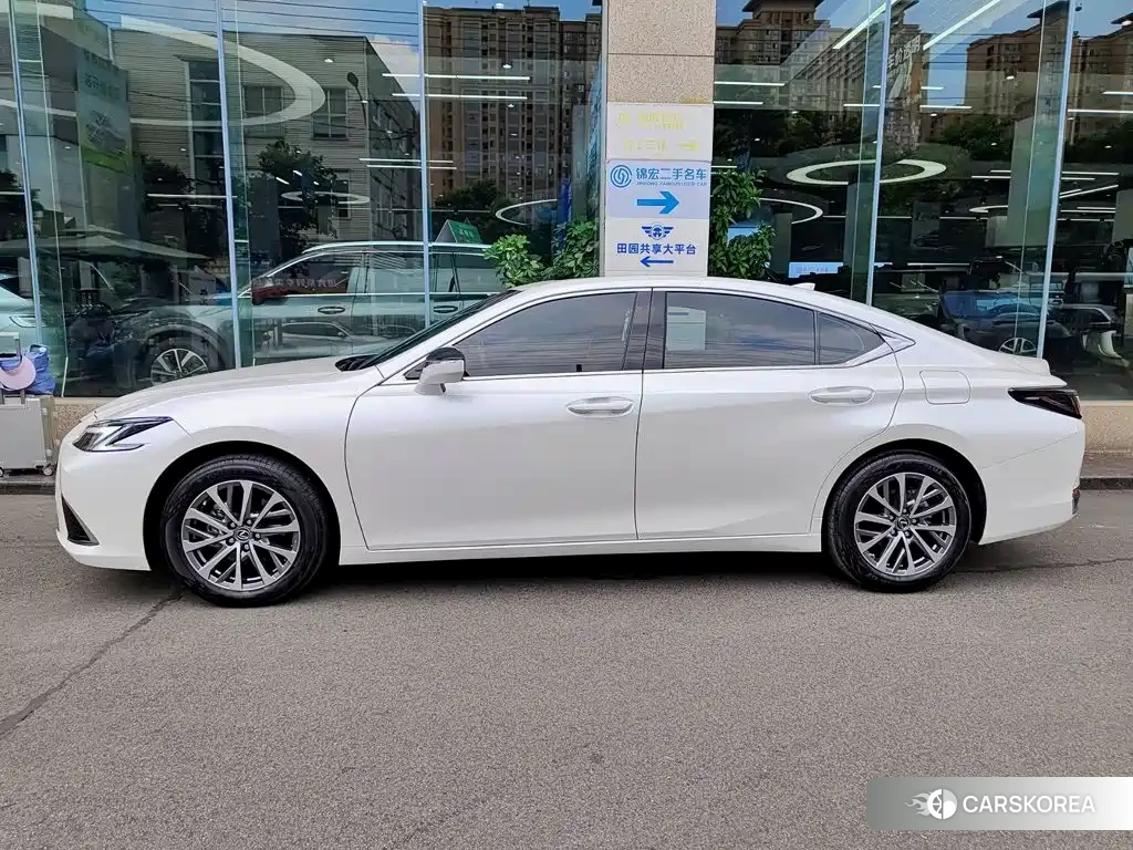 Lexus ES id 4644523 из Китая 10