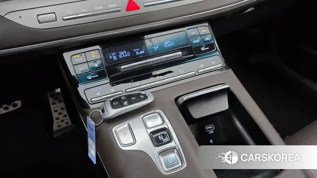 Hyundai The New Grandeur IG Hybrid id 3003312 из Кореи 19