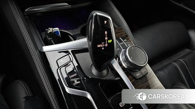 BMW 5 Series (G30) id 3859413 из Кореи 19