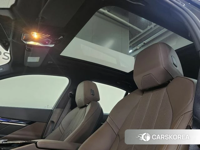 BMW 5 Series (G60) id 3792726 из Кореи 18