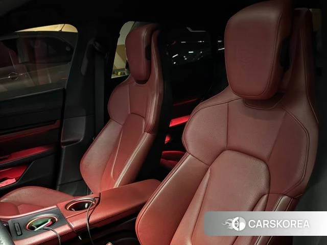 Porsche Taycan id 4206642 из Кореи 18