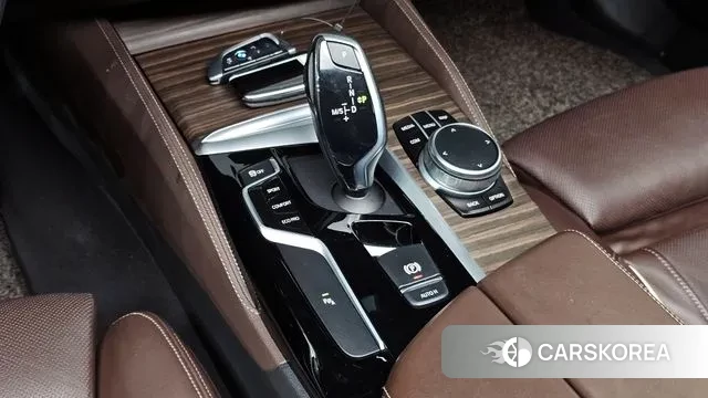 BMW 5 Series (G30) id 3666405 из Кореи 19