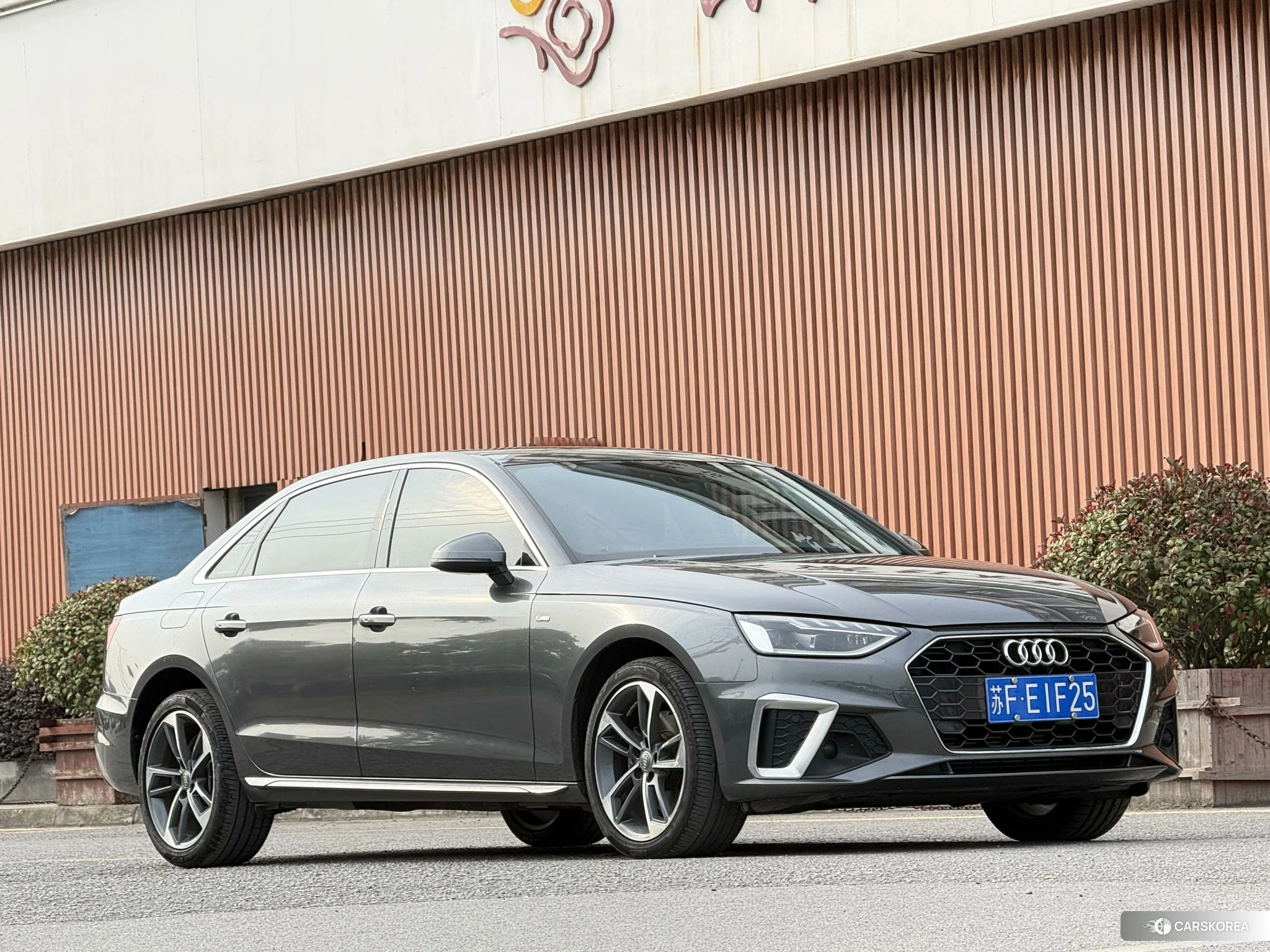 Audi A4L id 4407208 из Китая 15
