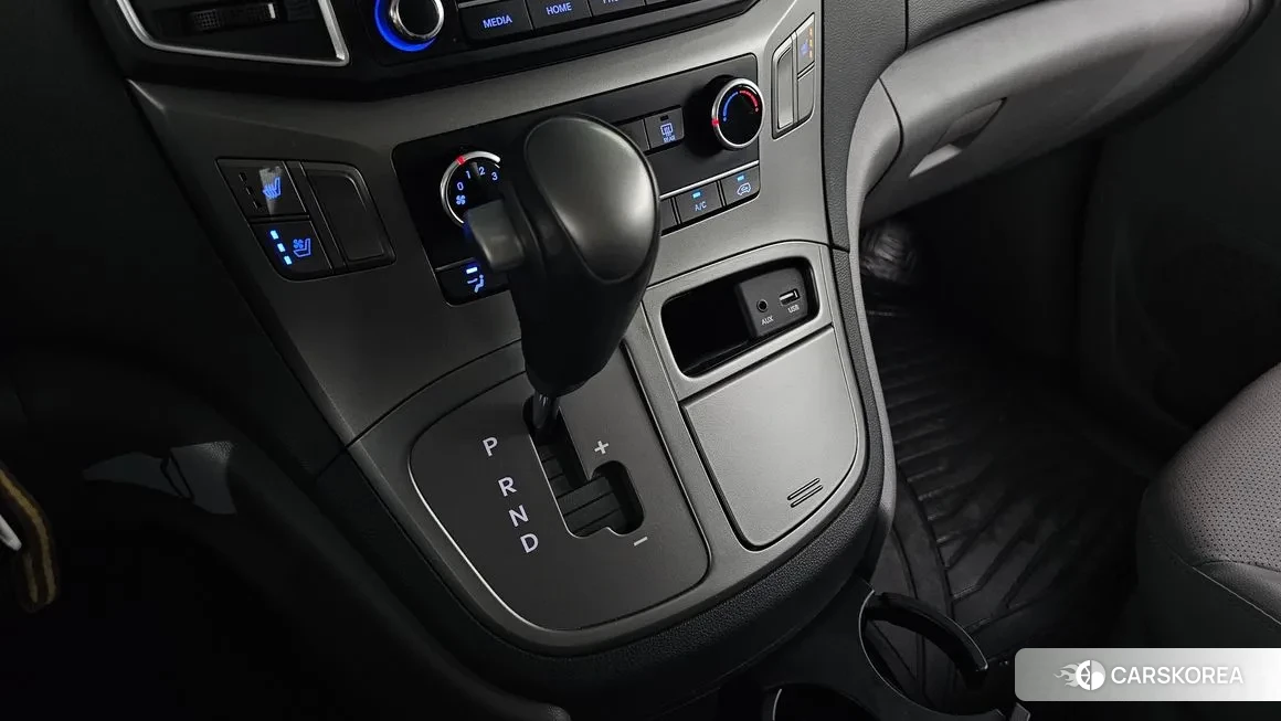 Hyundai The New Grand Starex id 2124715 из Кореи 19