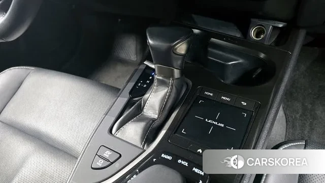 Lexus UX250h id 3434005 из Кореи 19