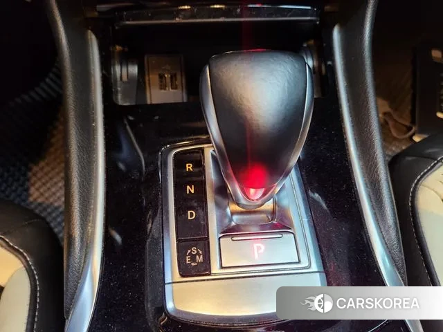 Infiniti Q30 id 3065980 из Кореи 19