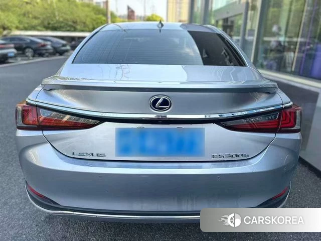 Lexus ES id 4259795 из Китая 11