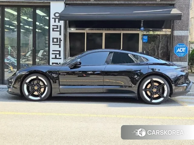 Porsche Taycan id 3338901 из Кореи 19