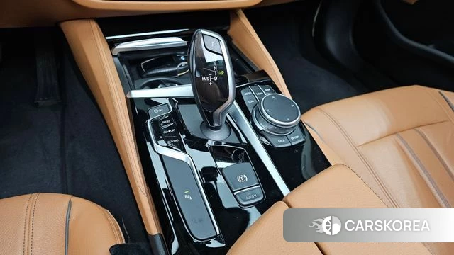 BMW 5 Series (G30) id 3879466 из Кореи 19