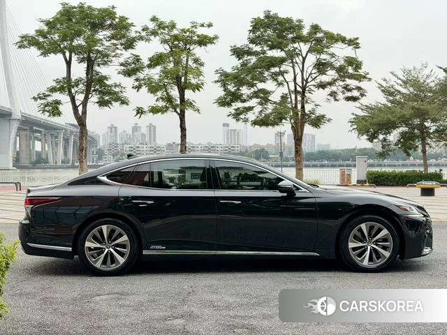 Lexus LS id 4221299 из Китая 18