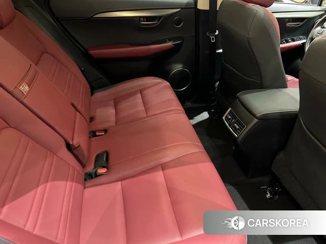 Lexus NX id 4213605 из Китая 18