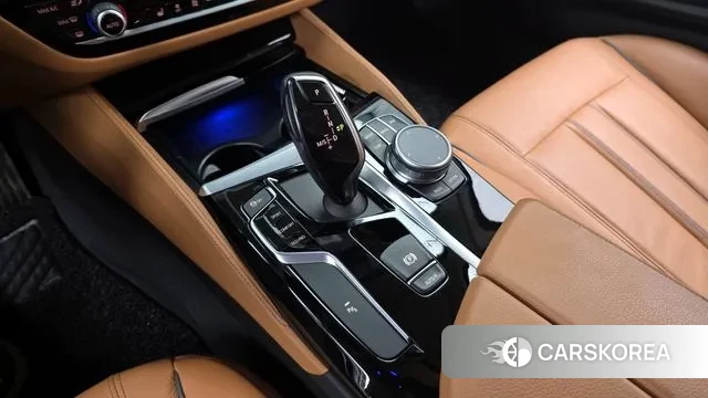 BMW 5 Series (G30) id 2970985 из Кореи 19