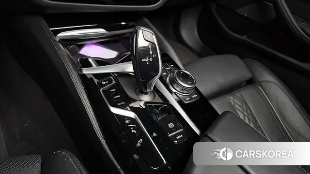 BMW 5 Series (G30) id 2993890 из Кореи 19