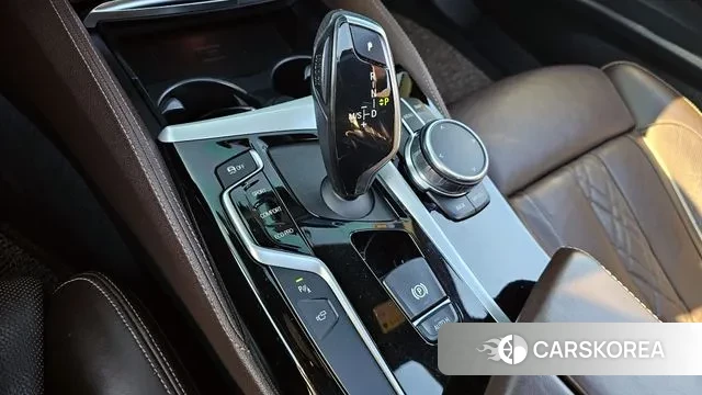 BMW 5 Series (G30) id 3459879 из Кореи 19