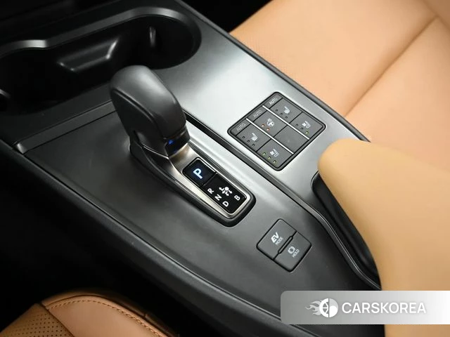 Lexus UX300h id 4533350 из Кореи 14
