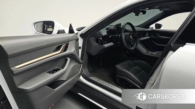 Porsche Taycan id 4019013 из Кореи 19