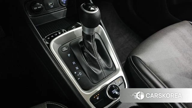 Hyundai Venue id 4283676 из Кореи 19