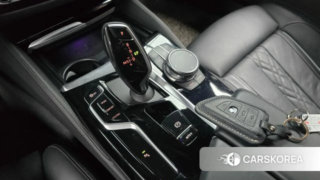 BMW 5 Series (G30) id 3843675 из Кореи 19