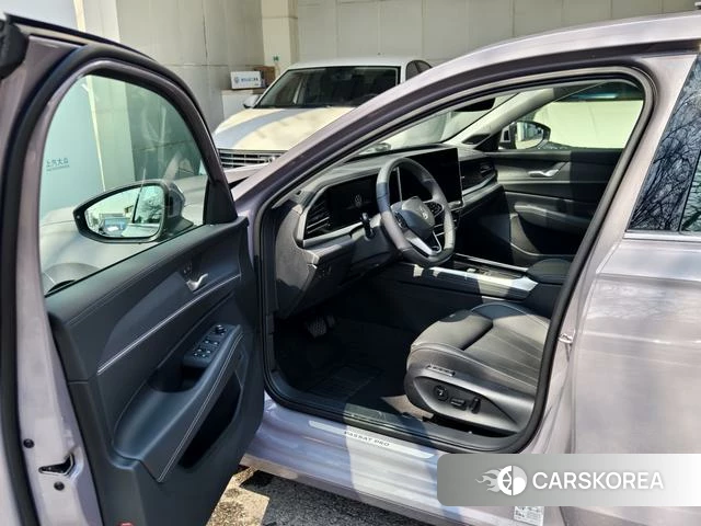 Volkswagen Passat id 4273093 из Китая 9