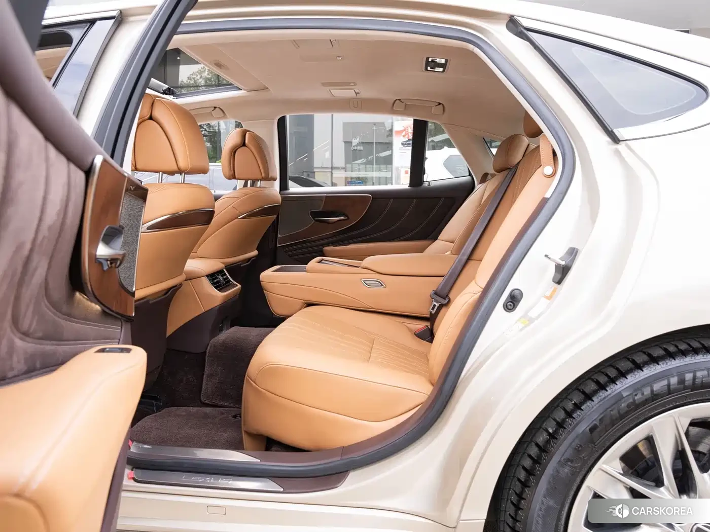 Lexus LS id 4553729 из Китая 21