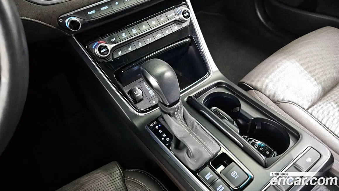 Hyundai Grandeur IG id 2026428 из Кореи 19