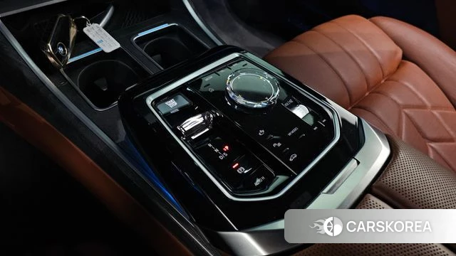 BMW 7 Series (G70) id 3838423 из Кореи 19